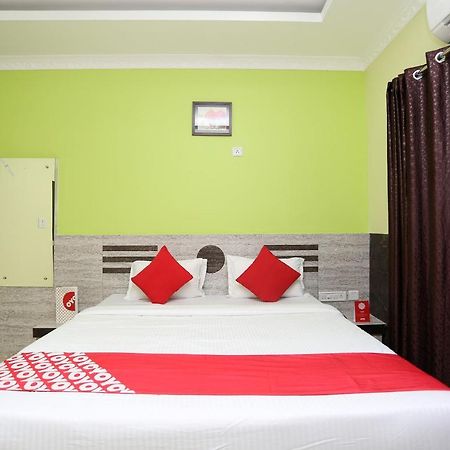 Oyo 24317 Aditya Guest House 3 Bhubaneswar Esterno foto