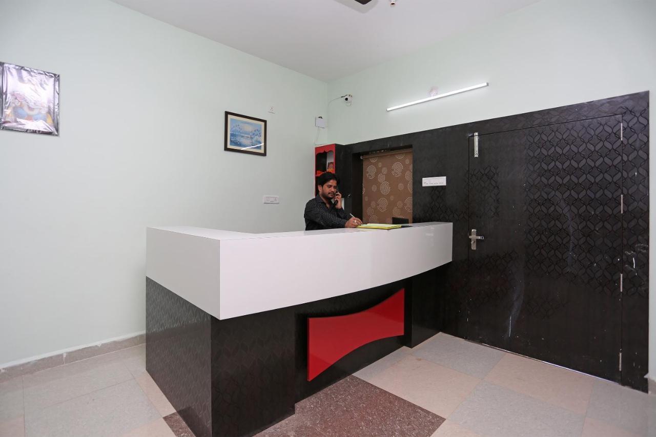 Oyo 24317 Aditya Guest House 3 Bhubaneswar Esterno foto