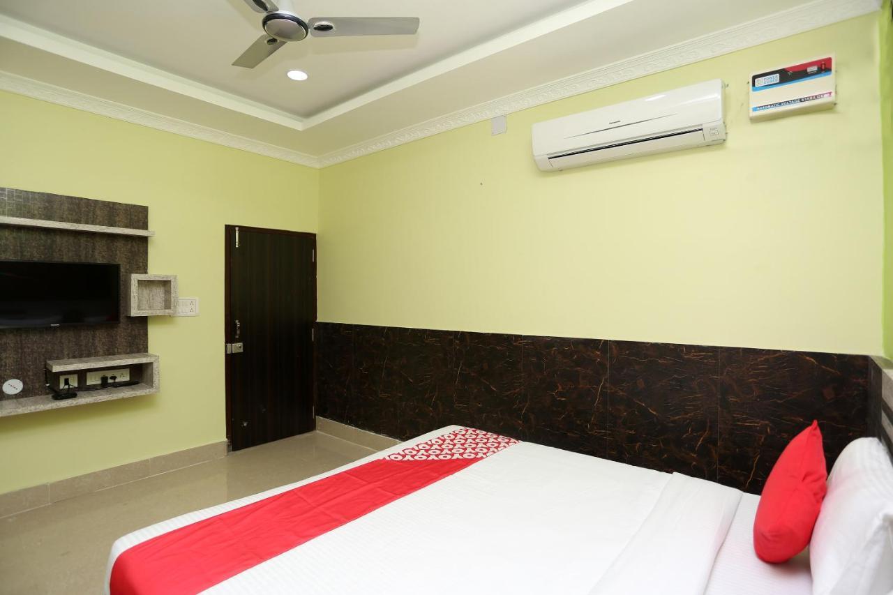 Oyo 24317 Aditya Guest House 3 Bhubaneswar Esterno foto