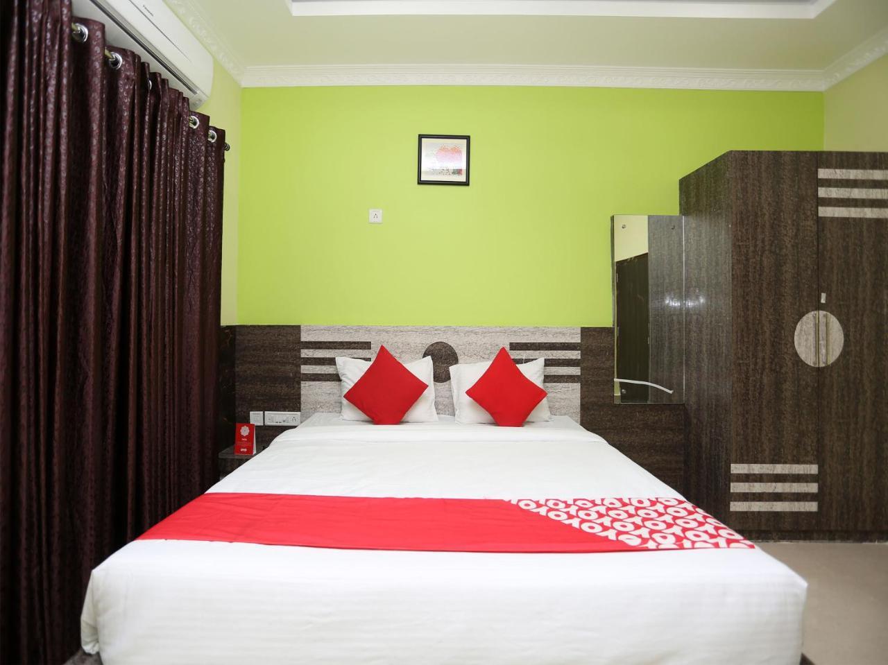 Oyo 24317 Aditya Guest House 3 Bhubaneswar Esterno foto