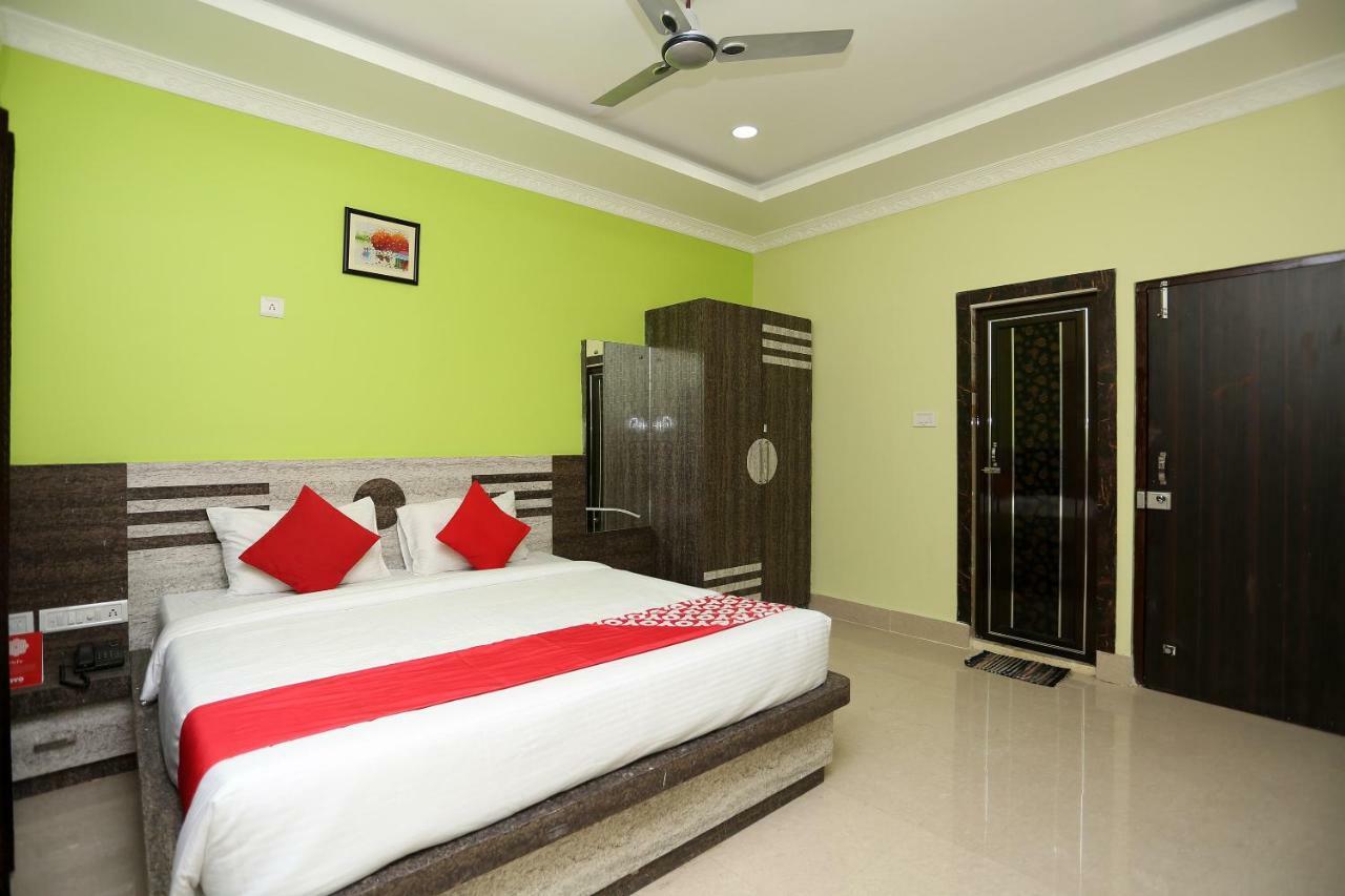 Oyo 24317 Aditya Guest House 3 Bhubaneswar Esterno foto